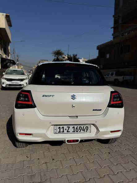 � للبيع - سوزوكي سويفت 2025 🚗
• ماشية فقط 435 كيلو فقط للترقيم 🔥
• اقتصادية جداً بالبنزين (هايبرد)
• مواصفات حديثة، شكل أنيق، وكفاءة ممتازة
. كامراهً وحساسات خلفيه واماميه
• مناسبة للمدن والزحمة – حجمها عملي 
يوجد فيها محرك بانزين ومحرك كهربائي لتقليل صرف الوقود
السياره بأسمي  تحويل نفس اليوم
السعر 135 ورقه وبيها مجال للشراي 
كفاله عامه 
للاستفسار التواصل على الخاص او الاتصال
 *********** ابو ايهم
