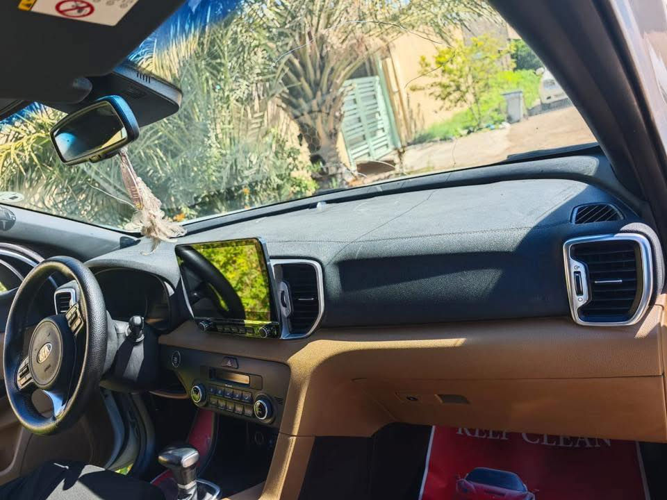 كيا سبورتج خليجي 2018 مكينه 2000 دوش بدون صبغ

سيارة نضيفة ماشية 150 الف وقابلة للزيادة 

فول مواصفات عدا الرادار بيهه بصمه وكشنات جلد  كهربائيه 

مكان السياره بغداد والسياره بأسمي تحويل مباشر 

للبيع او مراوس ويه راف 4 هايبرد 

سعرهه 130$

للتواصل
***********ابو احمد العنبكي
