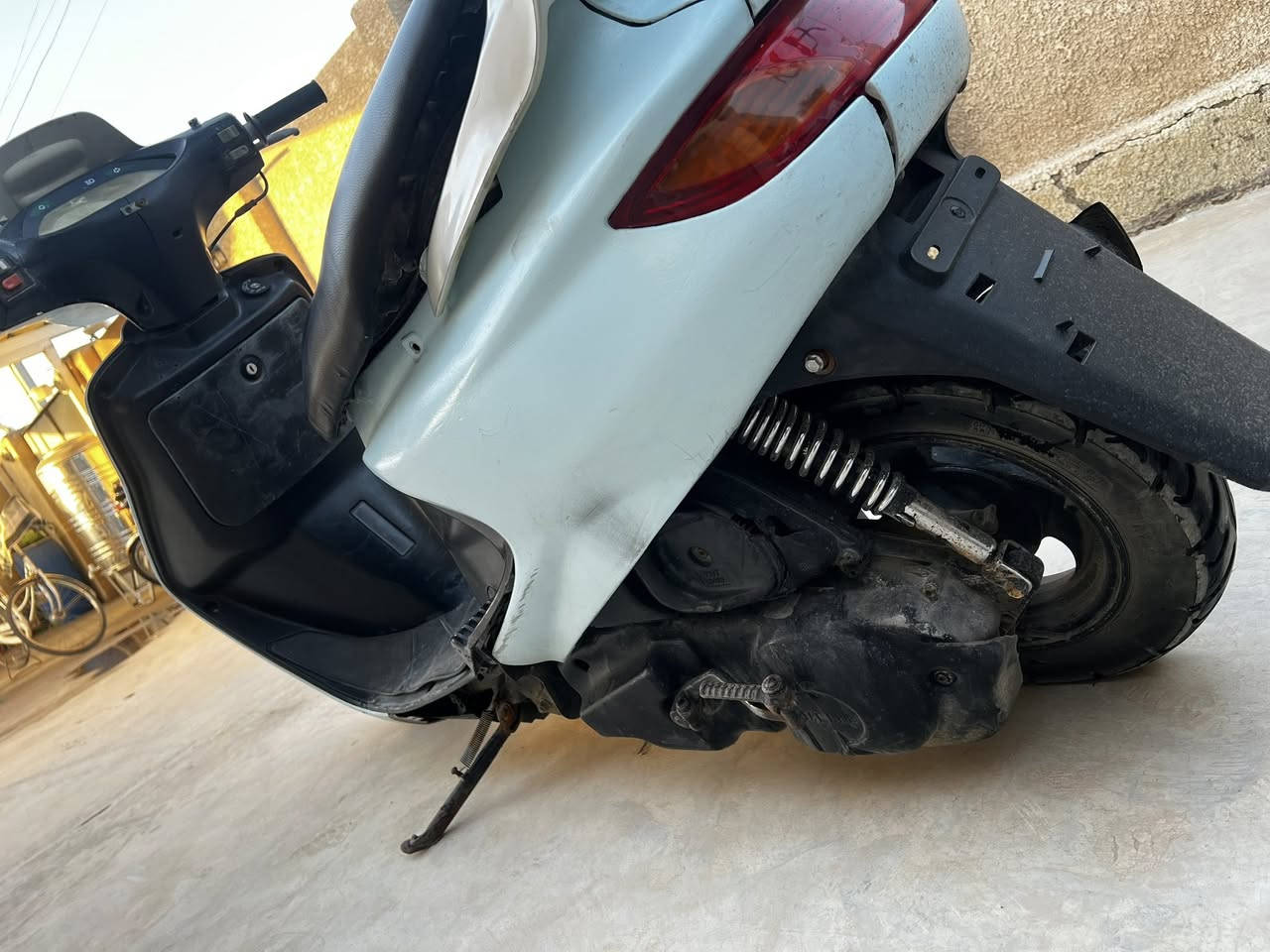 دراجه فراشه نضيفه وكهربائياتها كلها شغاله وبيها باتري ومكينتها زينه وحلوه بالمعدل بس بيها بخار والباتري نقص شحن وتشتغل وتمشي وحلوه الدراجه مكاني نجف عباسيه رايدها ب250 ما تحصل هيج نضافه بهيج سعر  للاستفسار اكثر اتصل على ***********
