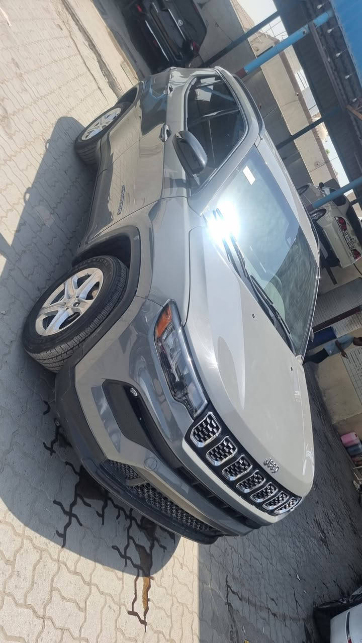 جيب كومباس
موديل 2023

حره بسمي تترقم جميع المحافظات

تبديل جاملخ وبنيد تصليح درجى أولى

وبيهه خبط بالمكينه صار مي ودهن لو براد دهن لو كازكيت  ابيع كوم حديد مكينه فقط اصوليات ,,

السياره شغاله وجاهزه بس هاي الحاله بيهه

السعر 107 ورقه قفل قفل قفل 

السياره بالعماره

***********
