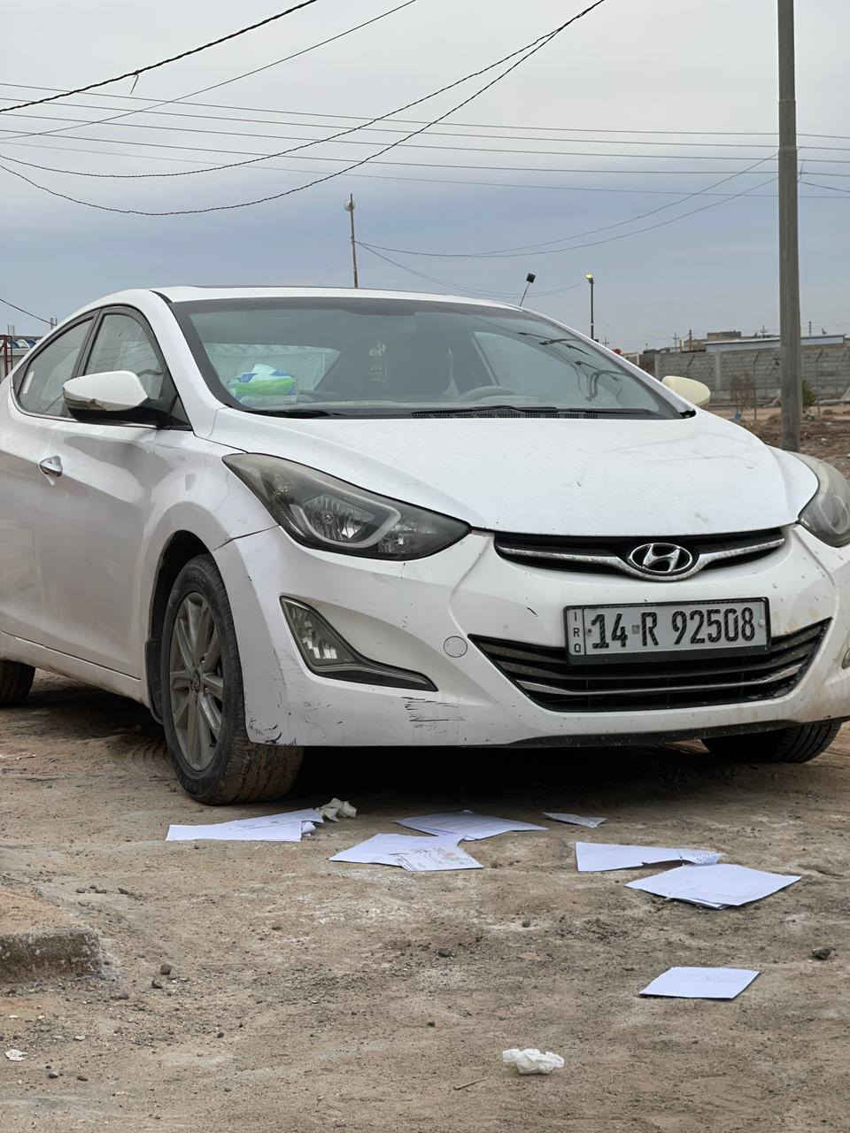 النترا 2015 لون أبيض رقم بصرة دولي وارد خليجي مكينة 1800 باسمي . بيع مستعجل 
كير ومكينة وتخم تاير وتبريد وفتحة بالسكف ودواخل جديدة.السيارة اشتريتها مصبوغة حزام ابيع شوف العين 
السعر 110 وبيها مجال قليل واذا مراوس بسيارة بطه مع الفرق لان محتاج عندي بناء.
رقمي *********** . 
السيارة أحلى من الصور بس ما غاسلها.
