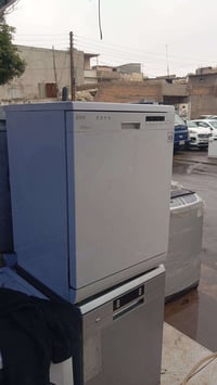 غسالة صحون • بلاديه • نظيف جدا