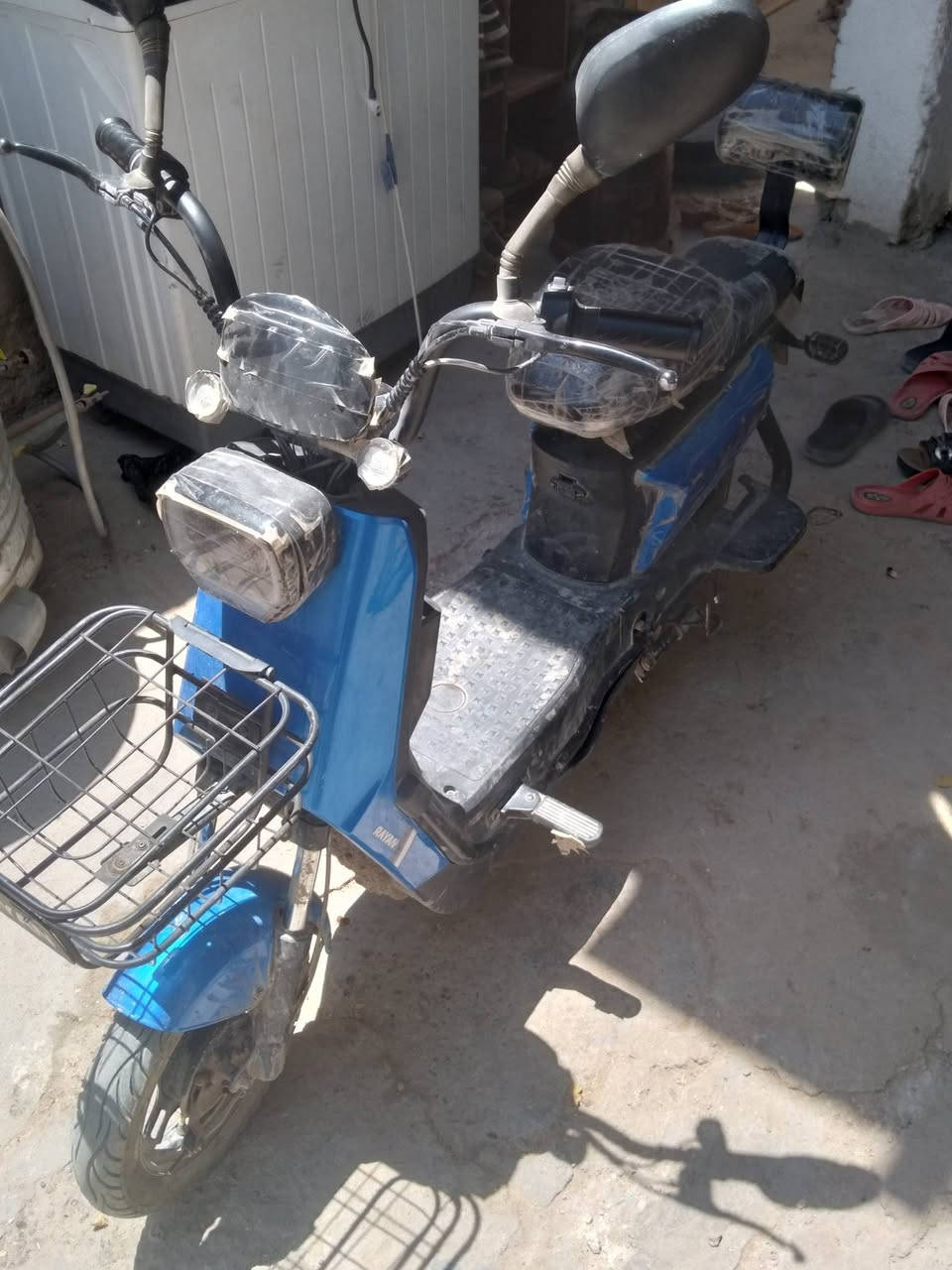 دراجه شحن نوع رايان موديل ٢٤
 ٤ بطاريات فول مواصفات 
بصمه عدد ٢
السعر ٣٠٠ الف 

*********** أبو محمد
