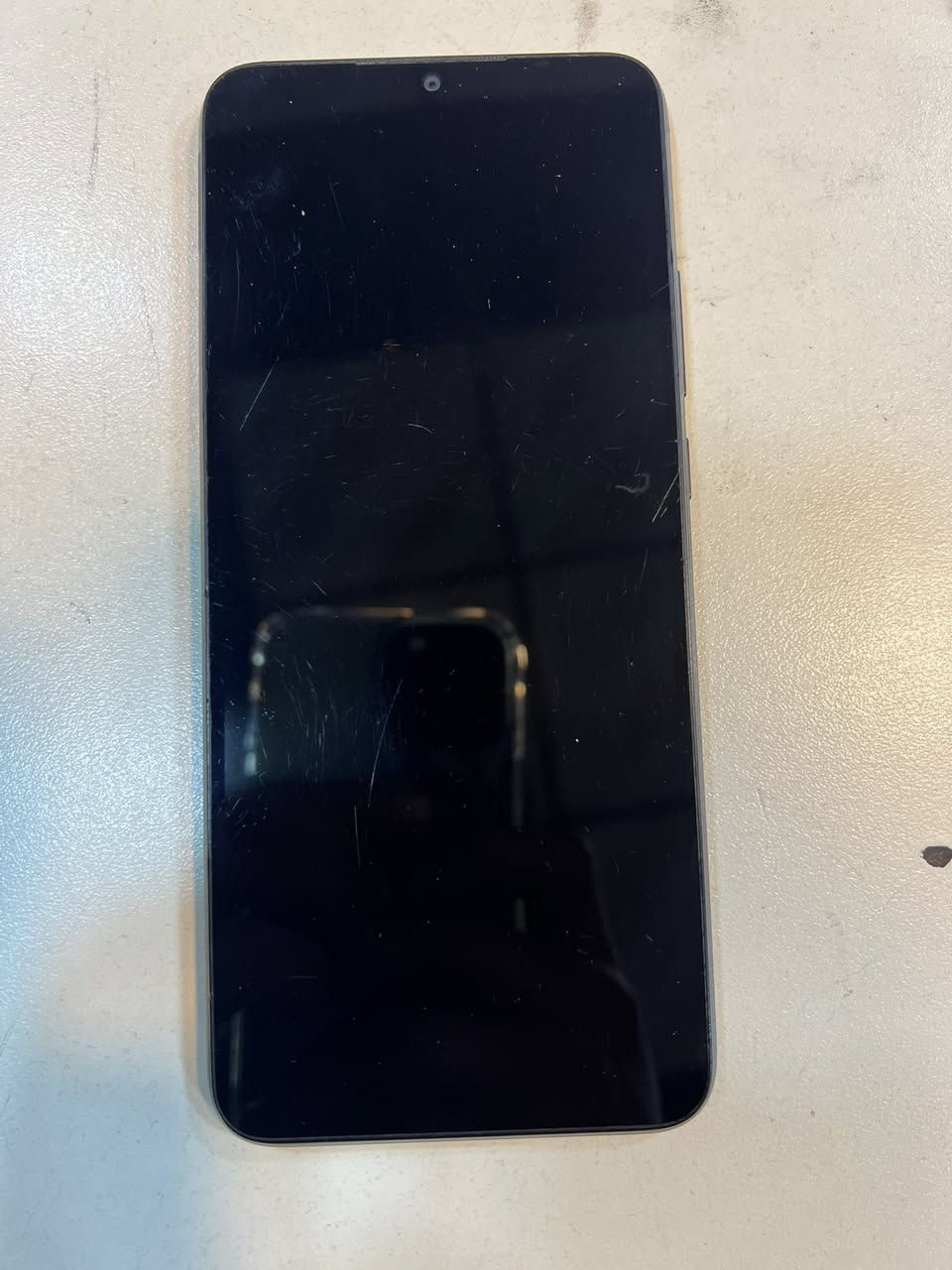 السلام عليكم  Redmi 10c
للبيع الجهاز نضيف وكلشي ما بي بس بي فطر بل شاشه وومأثر عليه بشي مواصفاته حلوه وغراضه كامله باكيت وشاحنه وهل امور 
سعر 60 
***********

