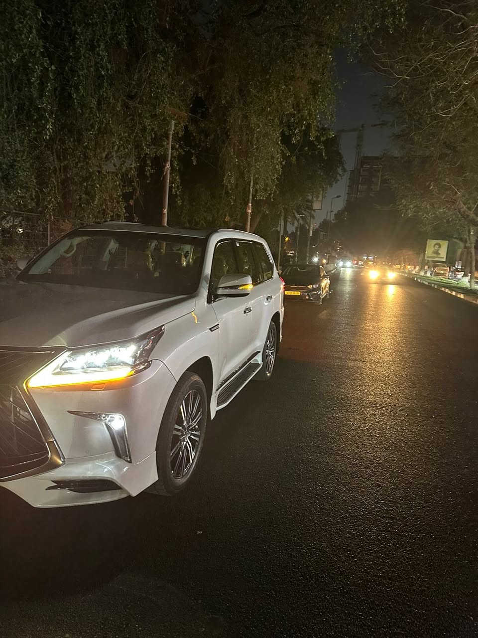 السلام عليكم
الكزز2019
ماشيه100 
بيها بارد بصيط
السعر74وبيها مجال
مكان بغداد
الهاتف ***********
