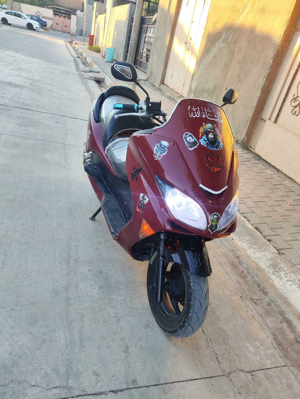 سلام علیکم
دراجە للبیع فورزا 09 

دراجە نضیف  کلشی 

بریک امامی و خلفی جدید 

دهن محرک جدید 

دهن اکسل جدید

ماء رادیتر جدید 

اشارات مصابح  کله تشتغل

سعر ملون بی مجال 

مکان  طوز خورماتوو

رقم***********

