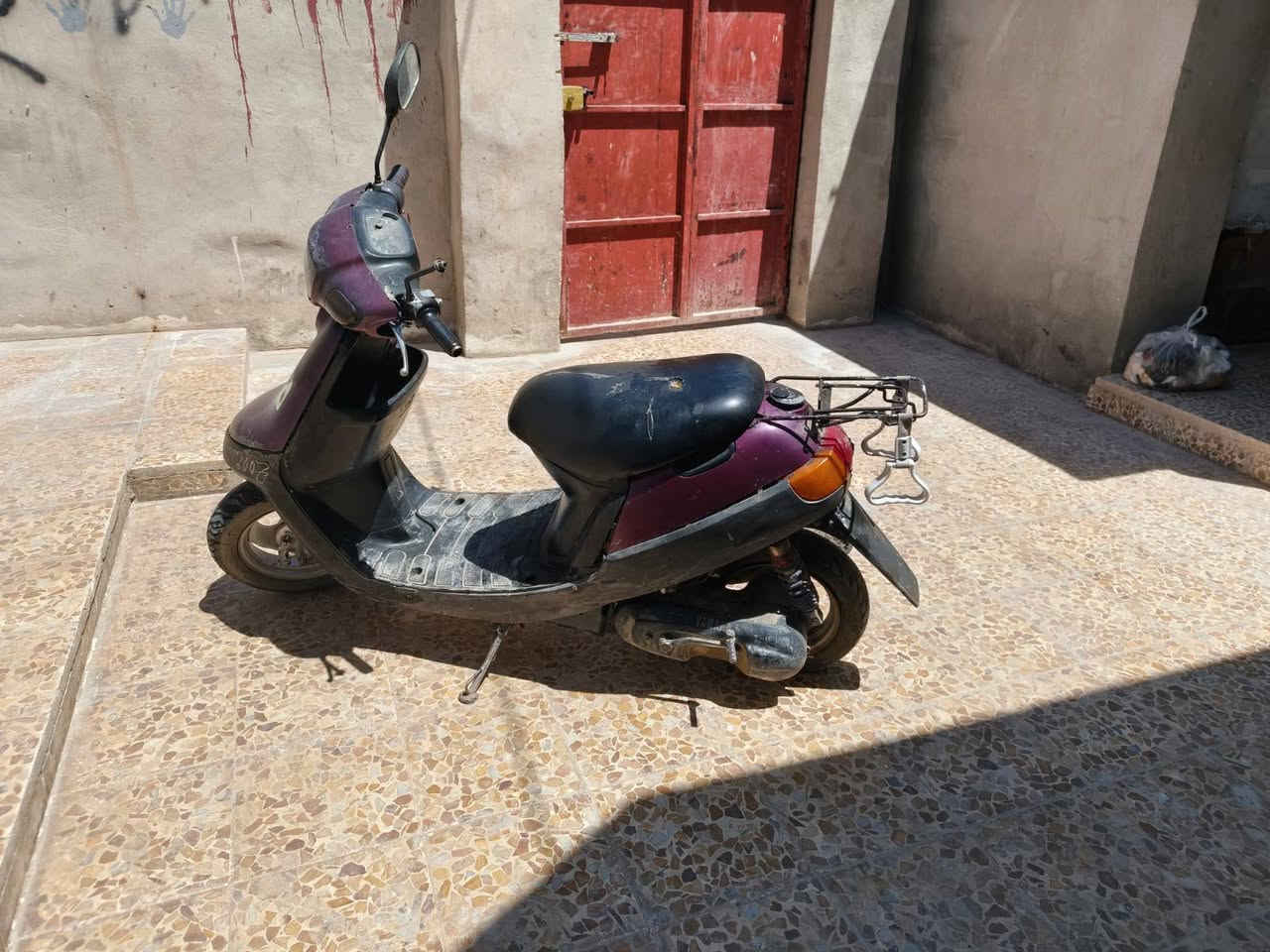 السلام عليكم متوفر ماطو بوتين للبيع  في الموصل اليمن بي عطل خفيف ويتصلح عادي ونضيف كلشي كدام العين السعر 100/وبي مجال  تجي تجيكو ومن تاخذو فحم في فحم الرقم ***********

