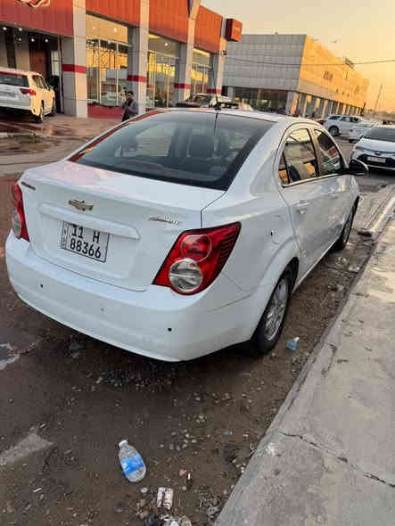 السلام عليكم
شوفرليت سونك 2012 خليجي للبيع 
السيارة فول مواصفات جام كهرباء / فتحة سقف /ABS 
السيارة بدون ضرر فقط المكينة مفتوحة ونضافتها كما موضح امامكم تايرات جدد باتري جديد  تبريد كلشي كامل  مكانها البياع وسعرها ب٧٠ وبيها مجال تجي وتدلل وهذا رقمي ***********
