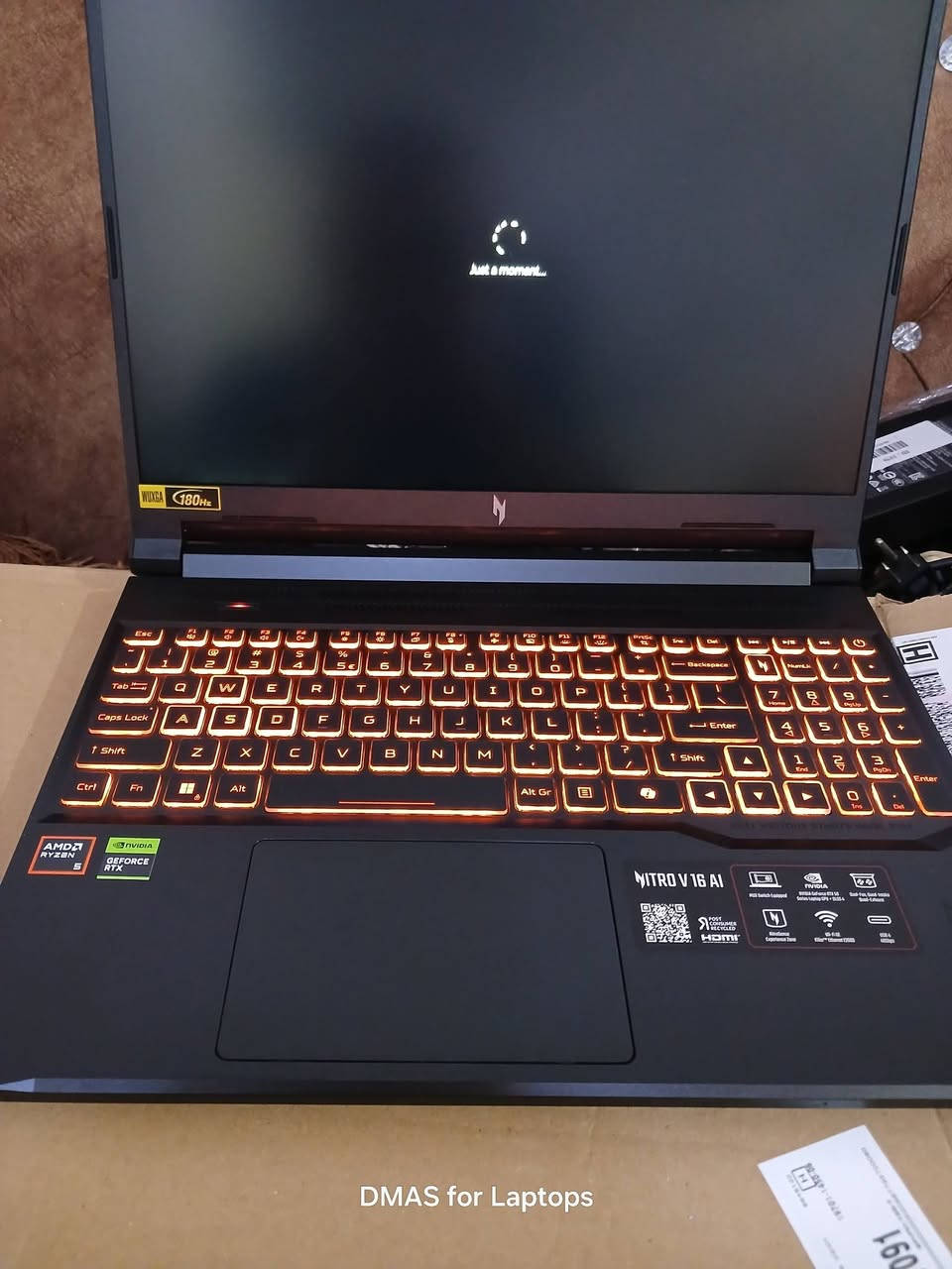 السلام عليكم
سعر لابتوب 1050 مليون و خمسين ثابت
💻 لابتوب Acer Nitro V16 AI گيمينگ مستعمل نظافة فول – أحدث موديل
سنة الإصدار: 28 / 7 / 2025
✨ نظيف جدًا
🔋 البطارية 100%
💰 السعر: 1050000 الف ثابت قفل (غير قابل للتفاوض)

🌟 الحالة: مستعمل
💻 البراند: Acer
💻 الموديل: Nitro ANV16-42
⚙️ المعالج: Ryzen 5-240W
🧠 يعادل Core i5 جيل 15 (موديل 2025)
🧠 الرام: 16GB DDR5
💾 الخزن: 500GB SSD NVMe
🖥 الشاشة: 16.1 إنج FHD WUXGA بتردد 180Hz
🎮 كرت الشاشة الداخلي:
Shared 8GB
NPU Compute Accelerator Shared 8GB

🎮 كرت الشاشة الخارجي: RTX 5050 سعة 8GB (قدرة 90 واط)
⌨️ الكيبورد: إضاءة خلفية لون برتقالي


**إذا كنت صاحب هذا الإعلان وتريد حذفه لأي سبب، رجاءا أرسل رسالة إلى الدعم الفني**