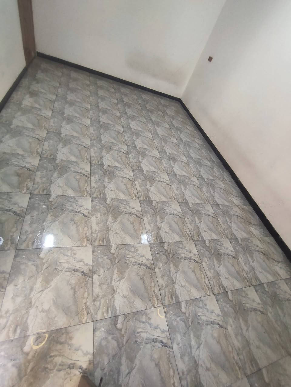 خلفه سيراميك متفرغ للعمل
نعمل سيراميك مرمر كرانيت 
بايات درج حجر قرض بورسلين 
استفسار اكثر اتصل 
 ***********واتساب***********
‏‪مستعدون لكافه أعمال الترميم
