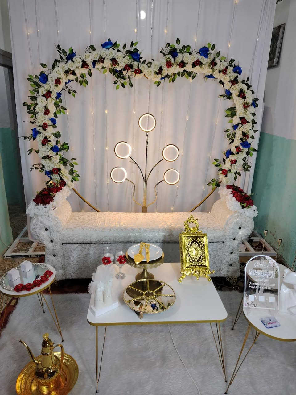 كوشه للبيع مع كافة الملحقات
في النجف ***********
