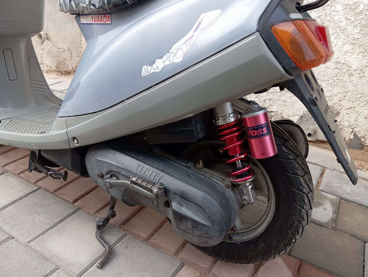 السلام عليكم عندي دراجه 60جديده اي نقص مابيه رمبه ٨اشهر نزلت ٥٥٠ قفل مكاني حي جميله ***********
