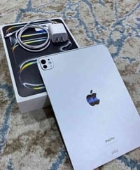 ايباد 11برو معالج m5  ذاكره :256  بطاريه : 100  عدد دورات الشحن: 15   ...