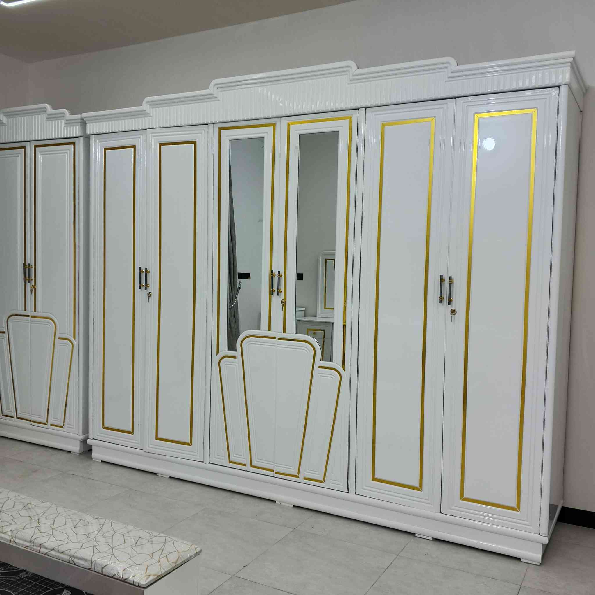 السلام عليكم توفرت غرف النوم صاج شغل عراقي درجةاولى
العنوان سبع البور الالف شارع ٤٠معرض المدينه للاثاث ***********
