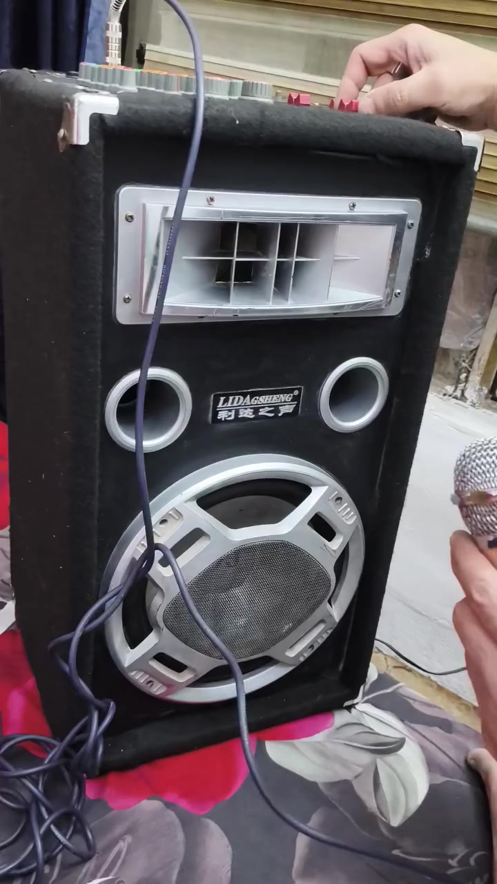 السلام عليكم سماعه ديجي كلش نظيفه شغاله تمام الارتفاع ٥٥سم باقي التفاصيل بالفيديو السعر ٤٠الف بيها مجال مكاني ام الكبر والغزلان لا يوجد توصيل


**إذا كنت صاحب هذا الإعلان وتريد حذفه لأي سبب، رجاءا أرسل رسالة إلى الدعم الفني**