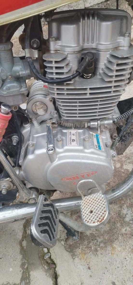 سلام عليكم خوان دراجه للبيع نضيفه والمكينه مامفتوحه ومنافيس ***********
