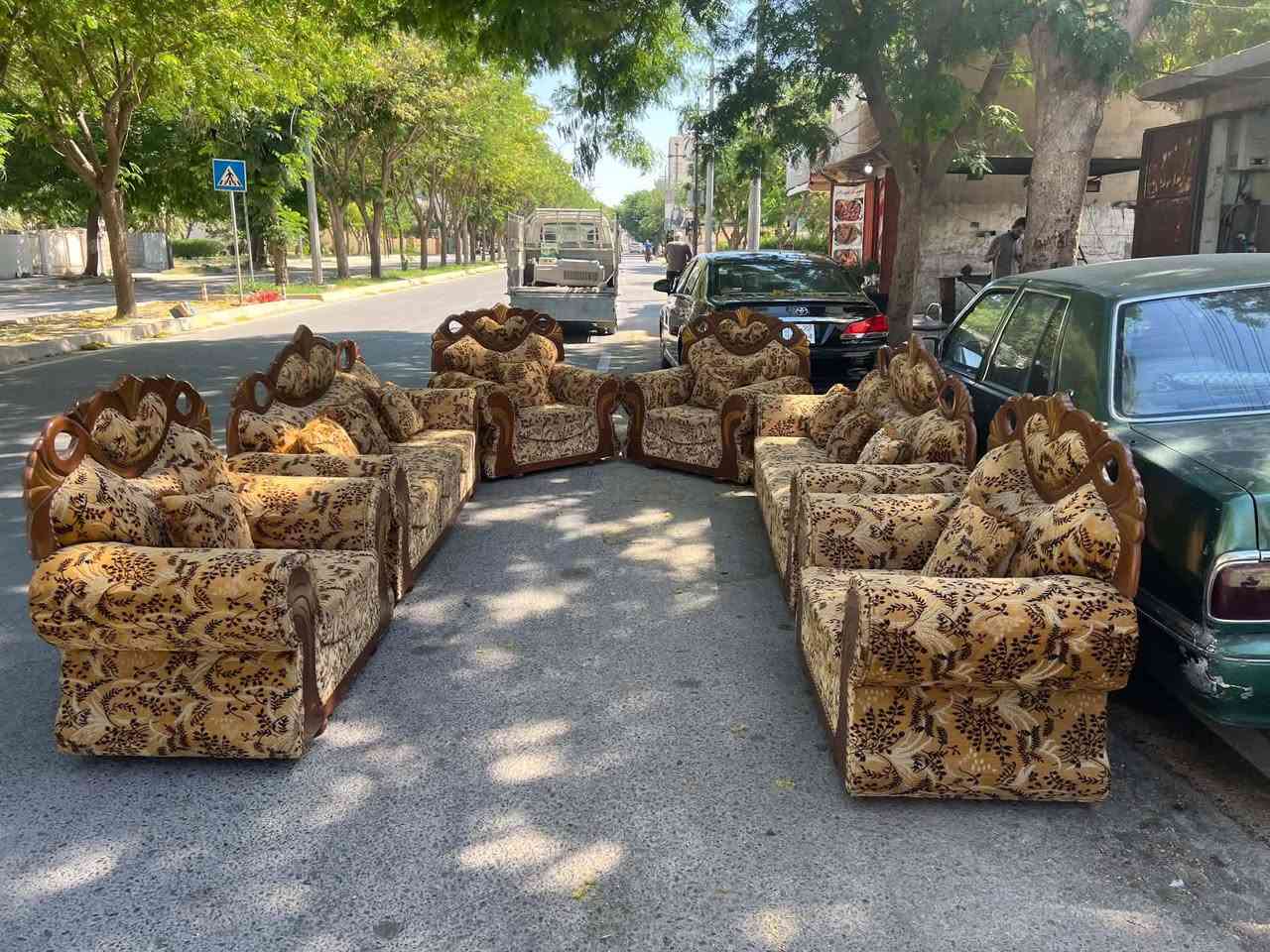 فریاکەوە بەلاش بە لاشە
کلاسیکە 10نەفە ریی بە لۆکی ماوە تۆ
نرخی تە نها 225هەزار
ماڵ بۆ کەس دانانیم هە رکەس زووهات پیرۆزی بیت
ژ.م***********
شوین. کەلار
