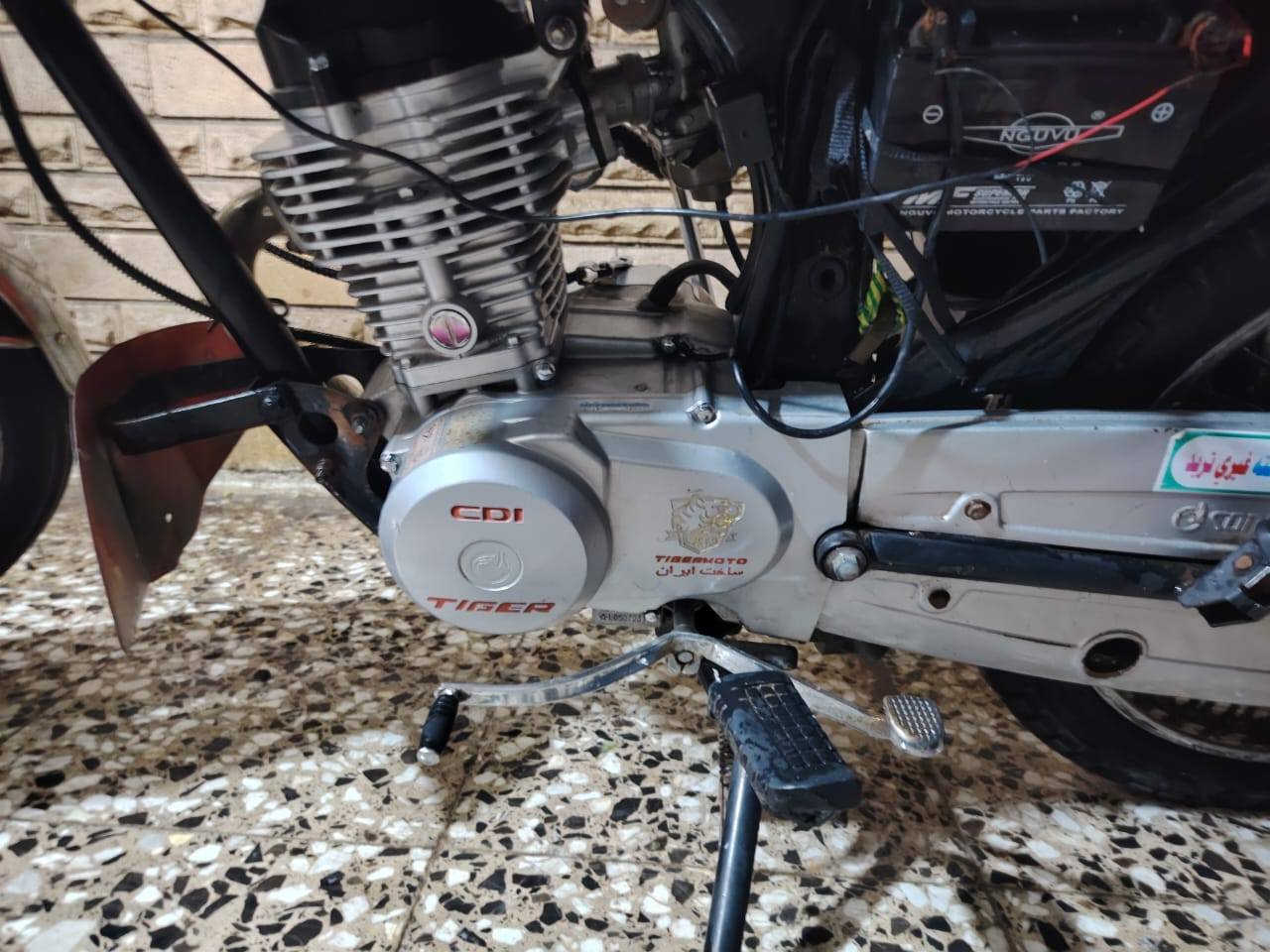 السلام عليكم تايجر موديل 21 اوراق اصولي مكينه مامفتوحة
دراجه استخدام شخصي

 السعر 750 انطيك لاوراق اصولي كامله وترقم 🥷 بدون اوراق ب500 وبيهة مجال بسيط مكاني البياع تقاطع الدرويش بيهة نواقص قليله
واتساب
***********
