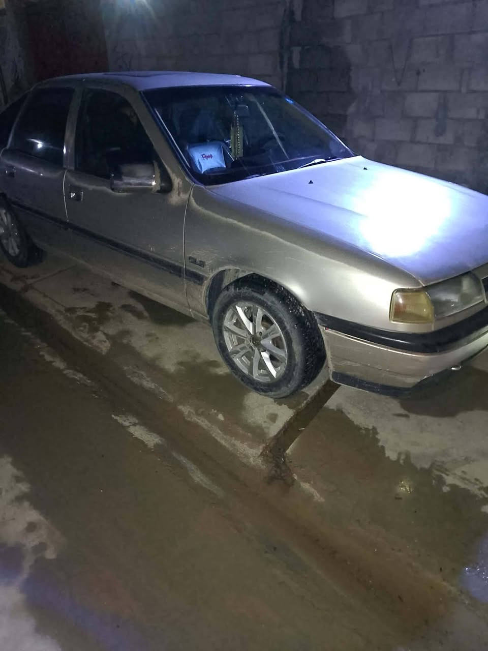 من رخصة الادمن المحترم سيارة فكترا حجم 18 جنطة رقم الماني لل 30 لا صرف ولا نفخ سيارة حلوة واحلا من الصور رقم راعي السيارة ‏‪0781 494 7625‬‏
