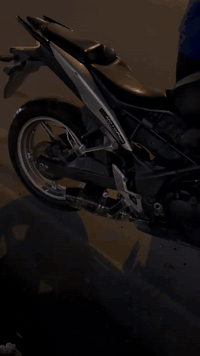 السلام عليكم
Cbr 250cc ياباني نوزل 2013 مكفوله كفاله عامة الدراجة خير من الله نكره بكل وقت

اي نقص مابيها صالصنه رياضي مري H2 

تشغيله الدراجة موجودة بلفيديو الدراجة خير من الله
السعر مليون و200 وبيها مجال 
رقمي بي واتساب فقط ***********
