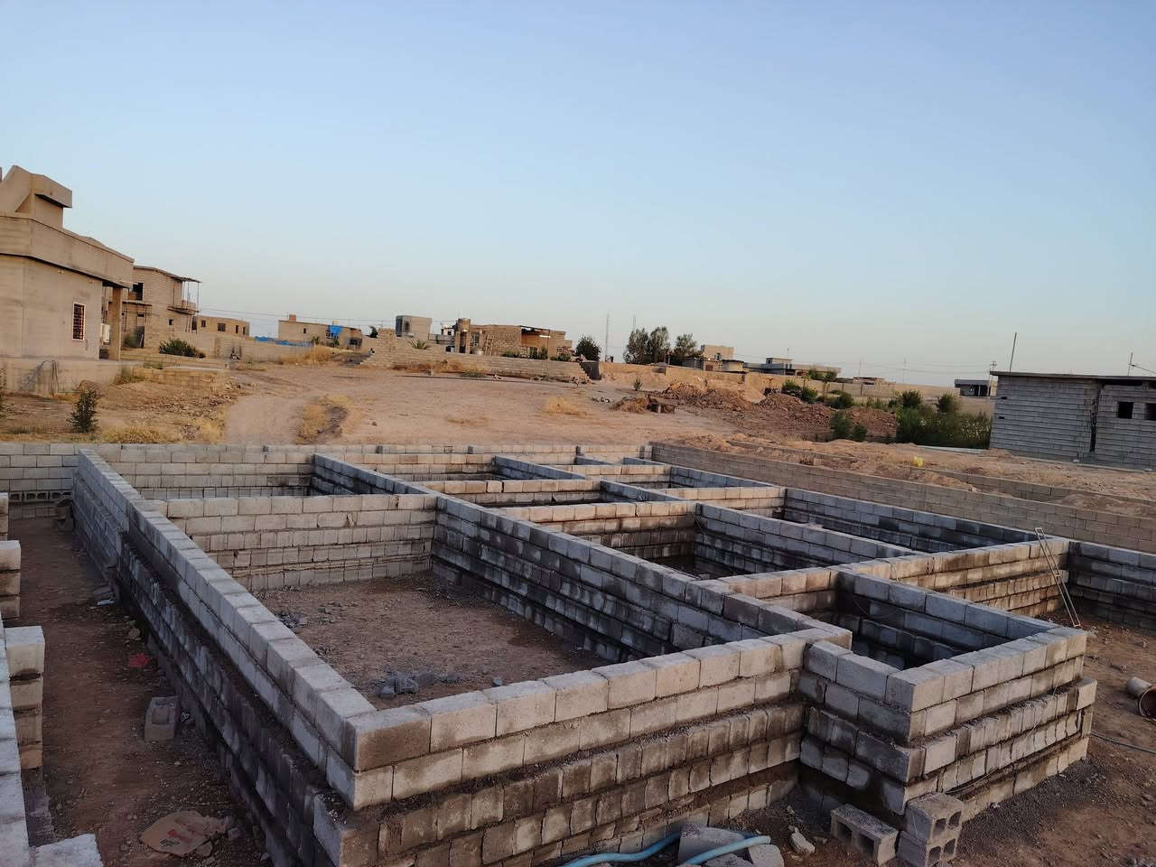 السلام عليكم
كادر بناء متفرغ 
🔹دقة في العمل
🔹الالتزام في الموعد
🔹السرعة في البناء
عملنا يتكلم  بدلاً عنا ، جزء من اعمالي 👇👇
للحجز والاستفسار الاتصال على الرقم التالي  ***********
سيد احمد الكباشي
