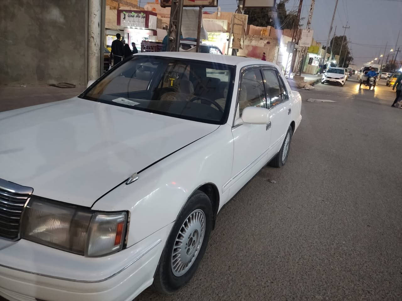 السلام عليكم 
اللهم صلّ على محمد وآل محمد سيارة راس الثور يسره ابلاد حداديه جديده طخم تاير قبل اربع ايام شديتهن السيارة بأسمي شرط مداور مكان الناصريه مركز 
السعر 80 وبيه مجال للاستفسار اتصل على الرقم ***********
