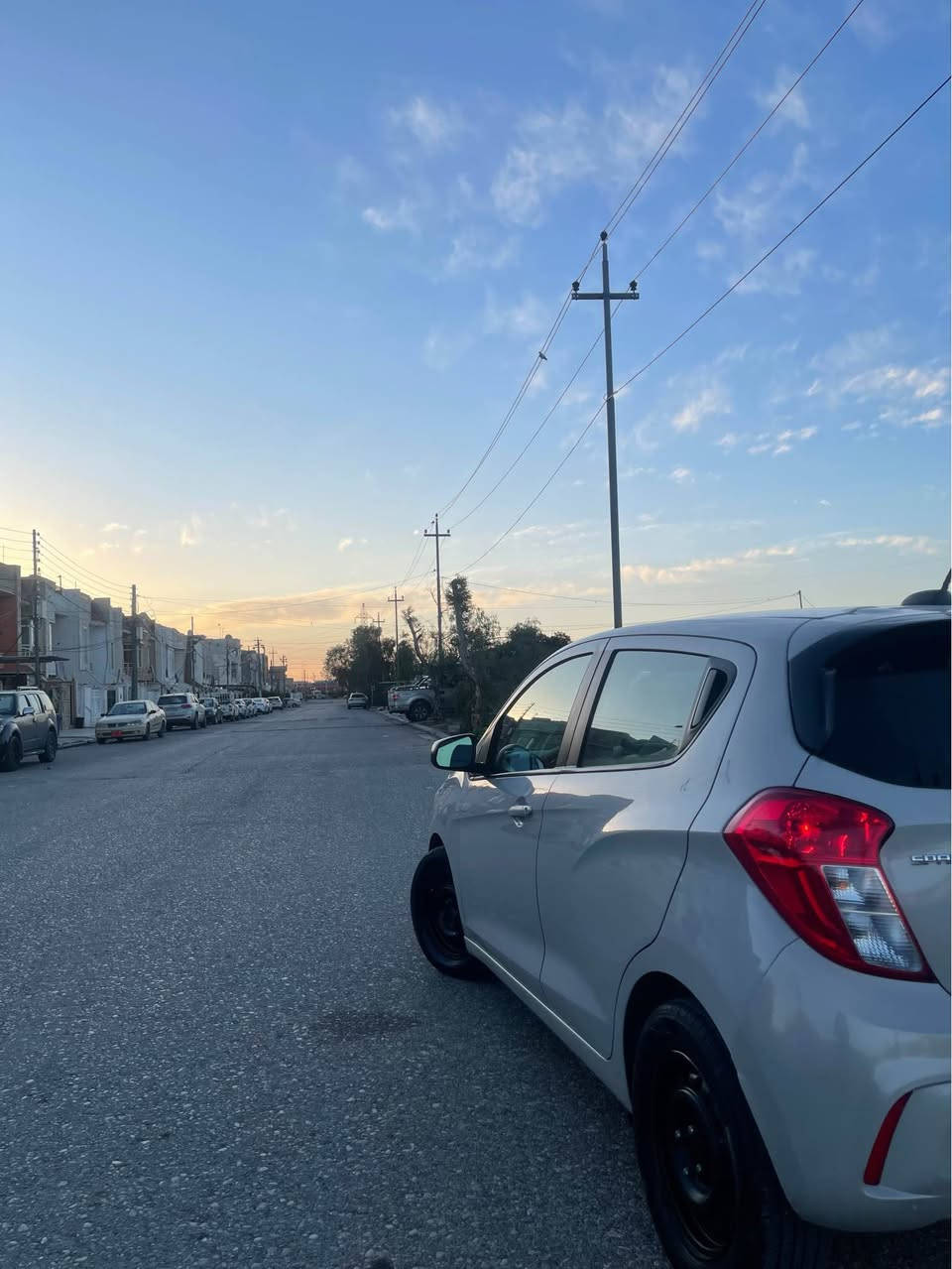 بۆ فرۆشتن 
مۆدێل ٢٠٢١ شاشە کامیرە 
گێر و مەکینە بە شەرت 
هەزە و بەڕاد نوێیە
سەنەوی ٢٠٢٨ بەسەر دەچێت
٣ پارچە و نیوی هەیە
بێمەسروفە و بەنزینی کەم دەخوات 
چوار تایە نوێی لەسەرە 
بۆ نرخ نامە بنێرن 
*********** أربيل, العراق
