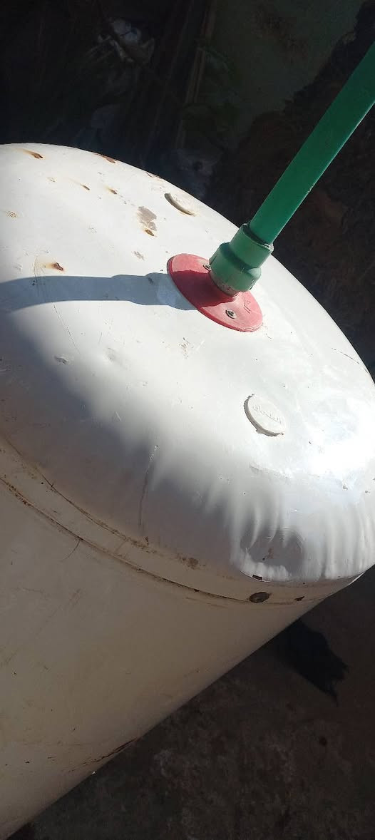 السلام عليكم سخان للبيع سعر على الخاص أو الواتساب *********** مكاني بغداد الاورفلي
