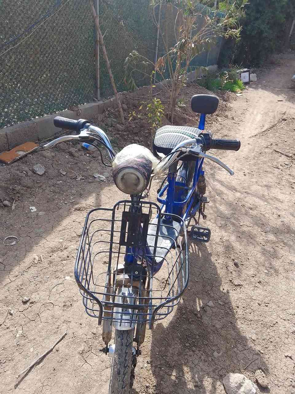 السلام عليكم دراجة للبيع نقصهة بس بطاريات نضيفة كلش وكلشي شغال بيهة شرط ع الفحص السعر ٧٥وبيهة مجال العنوان ابو غريب خرنابات ***********كورك /اثير ***********
