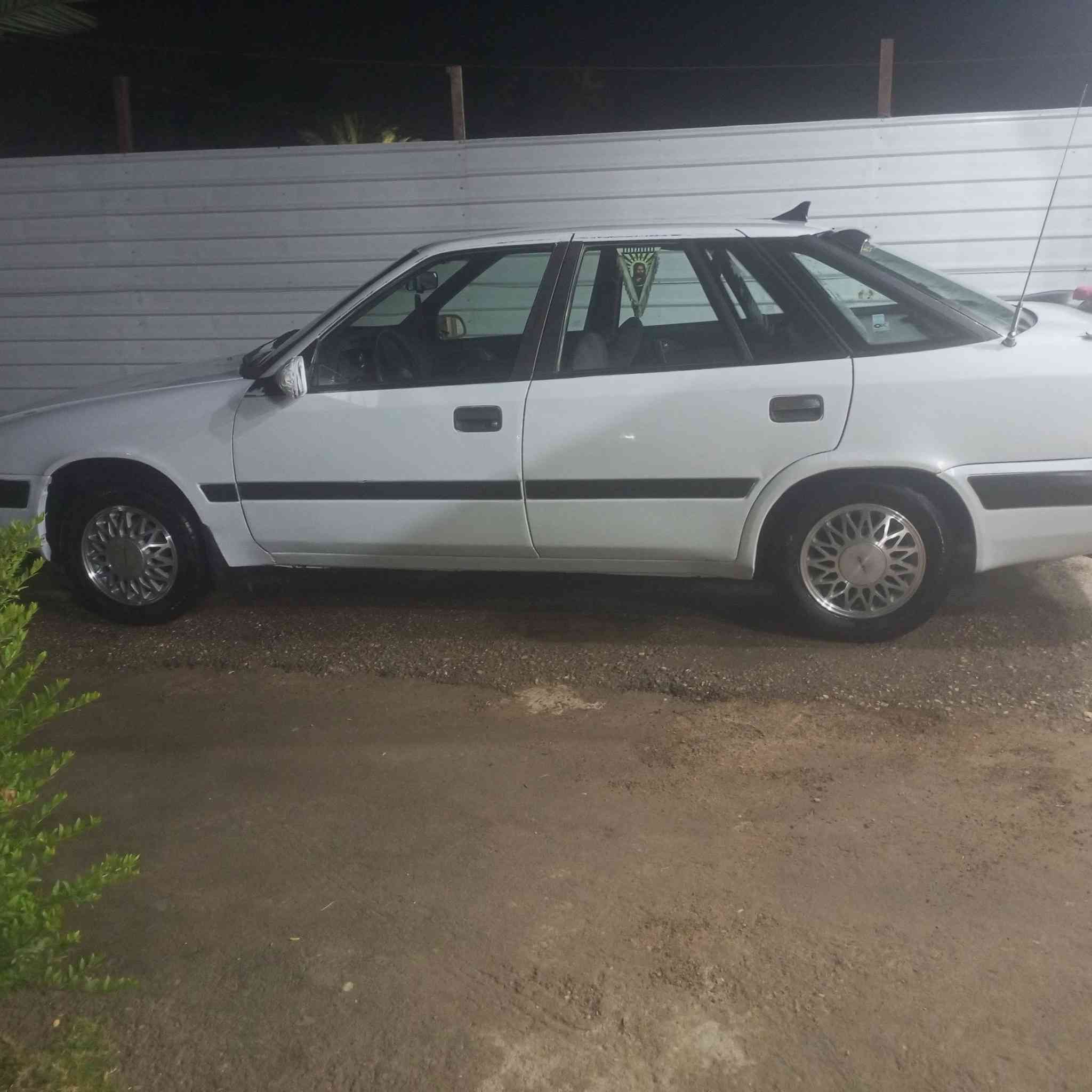 السلام عليكم للبيع دايو اسبرو موديل ٩٤سنويه ساقطه صار ٤سنوات تحويل مباشر رقم بغداد سيارة خير من الله مراوس ترهم حسب القناعه للاستفسار ***********
