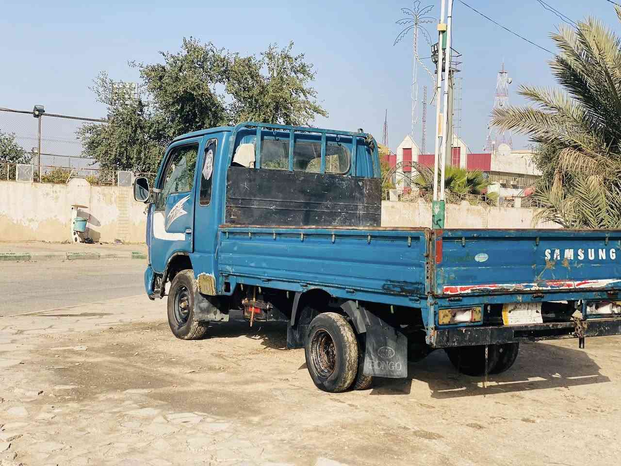 سلام عليكم للبيع كيا مديل 2000 بسمي مداور ثاني يوم سنويه لل 2028 رقم بغداد سياره مكفوله كفاله مكينه كير حداديه تخم تاير سياره جديده جاهزه من كلشي سعر 37 وبيه مجال مكان سماوه رقم 
***********
