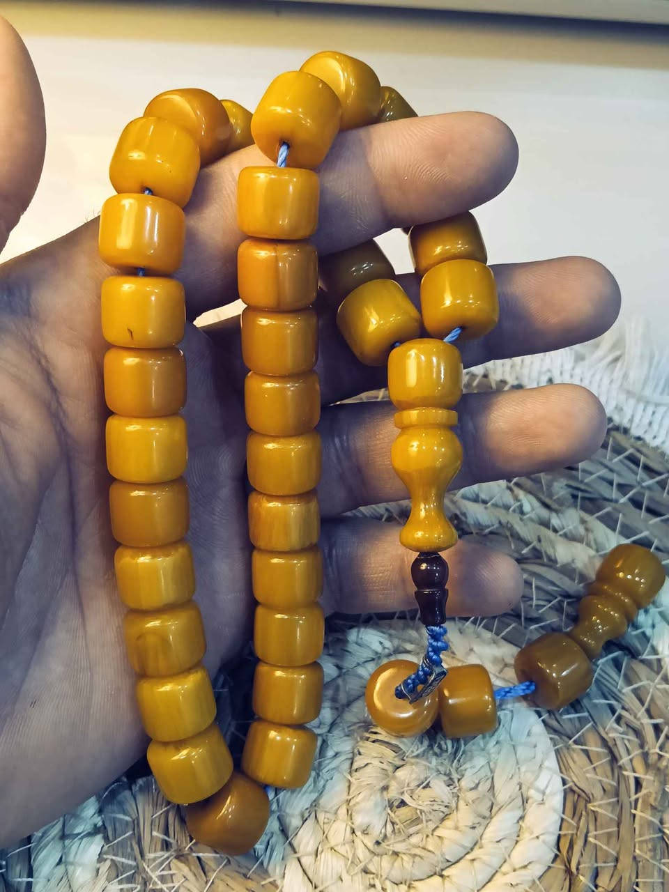 سندلوس خام الماني معرگ جراخة اسطى دباس المبدع سستم تبليكة رائعة ٫٫ 33 حبة بلا فواصل 
مقاس الحبة 11×13.7
وزن المسباح 72 غرام 
حجم المسباح وسط محمول يومي بغداد, العراق


**إذا كنت صاحب هذا الإعلان وتريد حذفه لأي سبب، رجاءا أرسل رسالة إلى الدعم الفني**