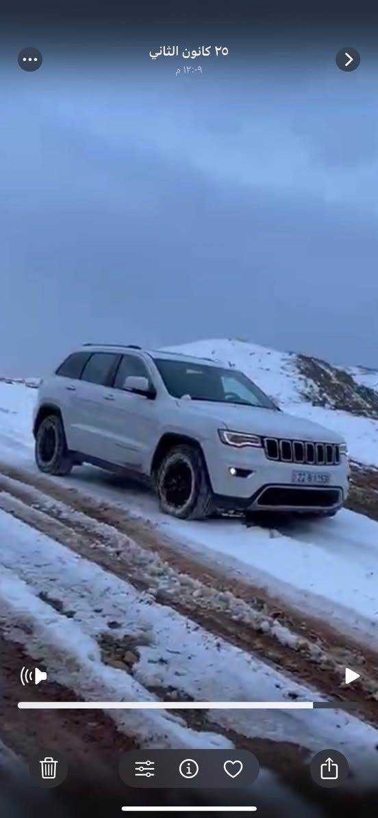 السلام عليكم
للبيع جيب ٢٠١٤ خليجي لمتد فول مواصفات عدا الجكات السيارة كاملة وجاهزة وبدون اي نقص رقم اربيل باسمي تحويل وكالة ثاني يوم السيارة بيه صبغ بالجاملغ الامامي ربعة اثر شخط ومحدثة ٢٠ ودعامية البلادية موجودة بدون اي شخط او كسر مكان السيارة بغداد الطوبجي 
السعر ٢٣٥ وبيه مجال بسيط 
للاستفسار ***********
