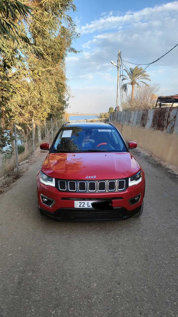 سلام عليكم 
جيب كومباس موديل 21 فول مواصفات 
وارد امريكا
بيها 3 قطع وقطعه تبديل
ضربه بچم
سياره حلوه ونضيفه بس محرك صار بي نفخه ماعرف سبب بدون تنقيص
رقمها اربيل
بكان سياره بصره  هارثه
سعر    130 بيها مجال
***********
***********
