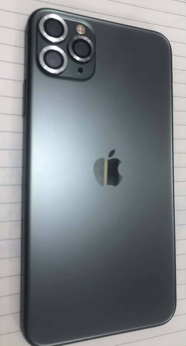 ايفون 11 برو ماكس ذاكره 256 بطاريه 77 بلادي ما مفتوح ولا مبدل بي اي قطعه ونظافته 95% كارتونه اصلي مطابق وشاحنه وكيبل السعر 325 الف
*********** واتساب
