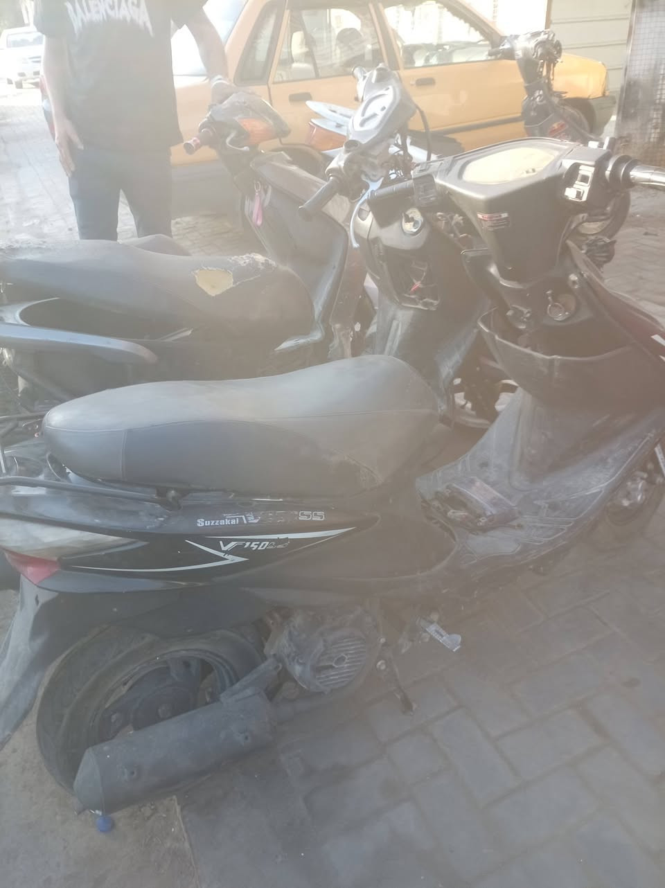 سلام عليكم شباب عندي هاي الدراجه للبيع سدرس الدراجه كل شيء ما بيها يراد لها كربريتر فقط اريد ابيعها 130الف مكاني بغداد الدوره للتواصل واتساب ***********
