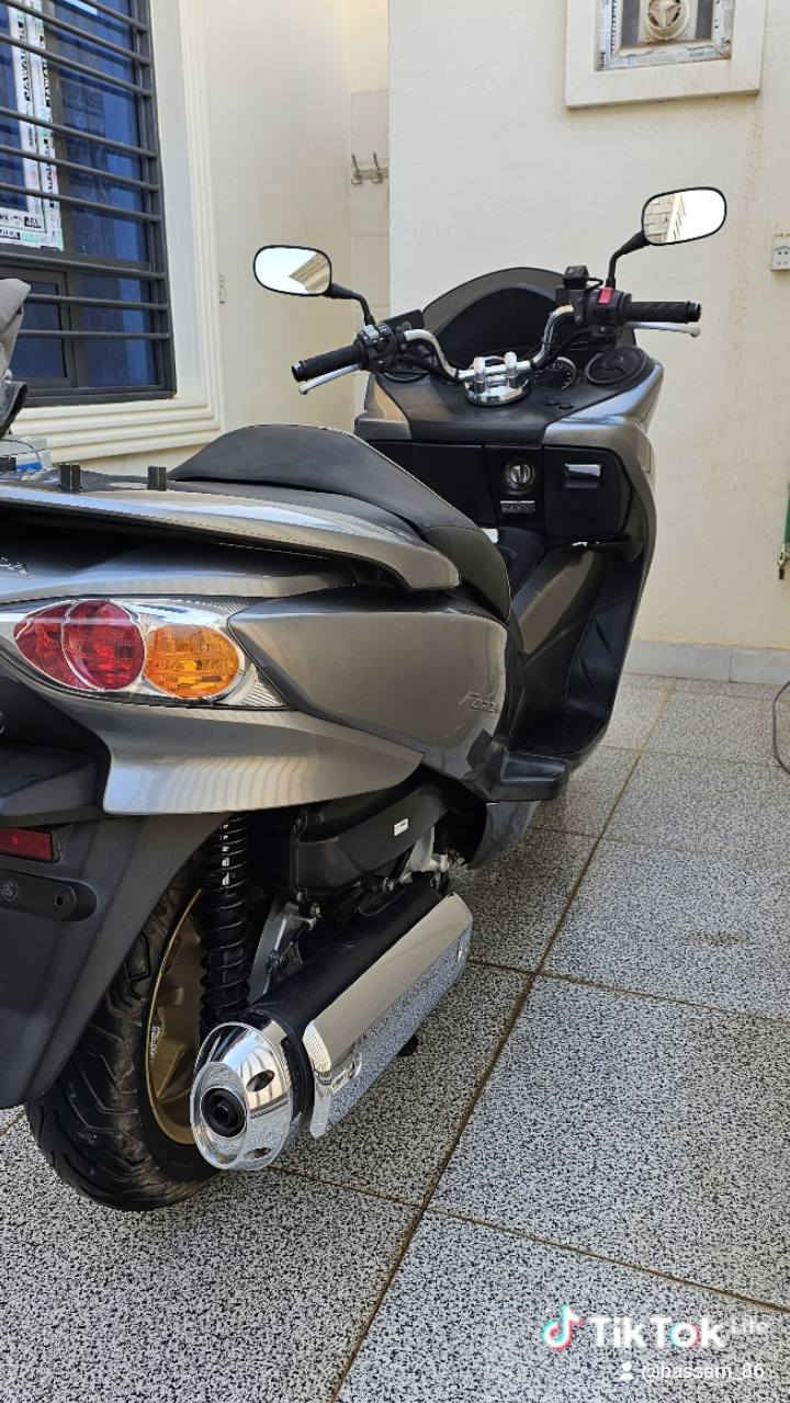 السلام عليكم. دراجة فورزة MFــ0.10 دراجة نضيفة جداً
مواصفات.نظام ABS(مانع انزلاق)
تدفئة باليدات 
7 كير
ويل ذهبي
مازدا كرستال 
دبل بصمة+ 2 سويج طوارئ 
عدة يدوية 
السعر 16 ورقة  مكان سامراء /***********
