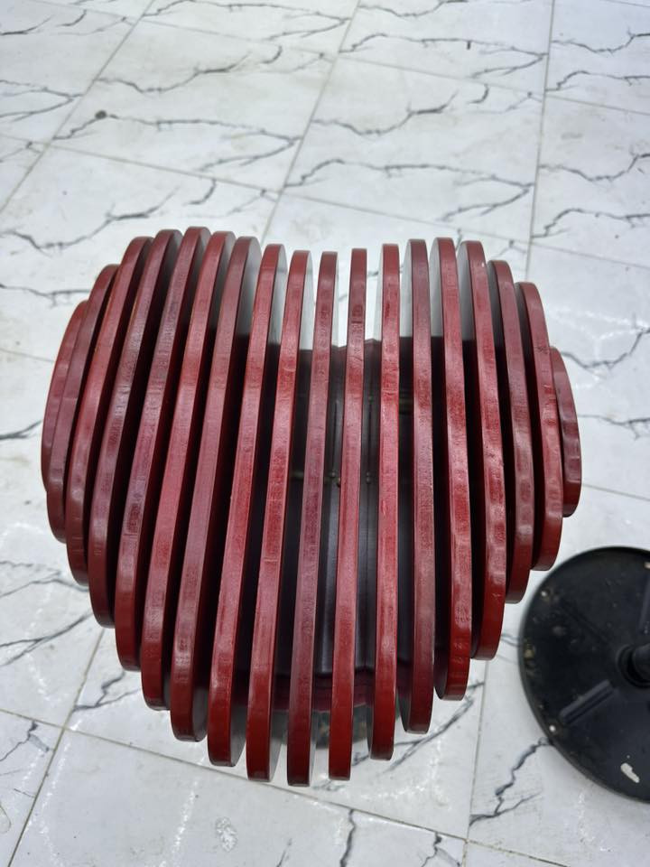 للبيع
قطعتين عل شكل قلب مصنوعه من الخشب بتصميم باراميترك دزاين 

#عيدالحب

للاستفسار 
***********
