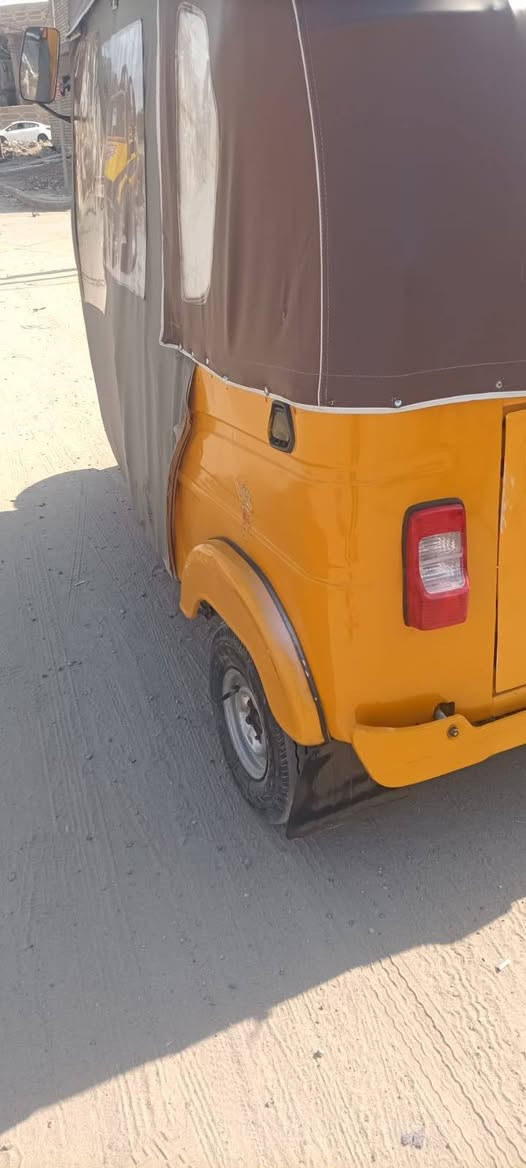 تكتك للبيع – موديل 2021
• مصبوغ صبغ عام للـجمالية
• بيه ضربة خفيفة باللغد ومعمرها
• رقم وسنوية تحويل ثاني يوم
• التكتك خير من الله ما توكفك بالشارع

السعر: 7,100,000 (سبعة ملايين ومية ألف)
بيها مجال إن شاء الله
المكان: واسط – الموفقية
📞 رقم الموبايل : ***********
 واتساب:***********
