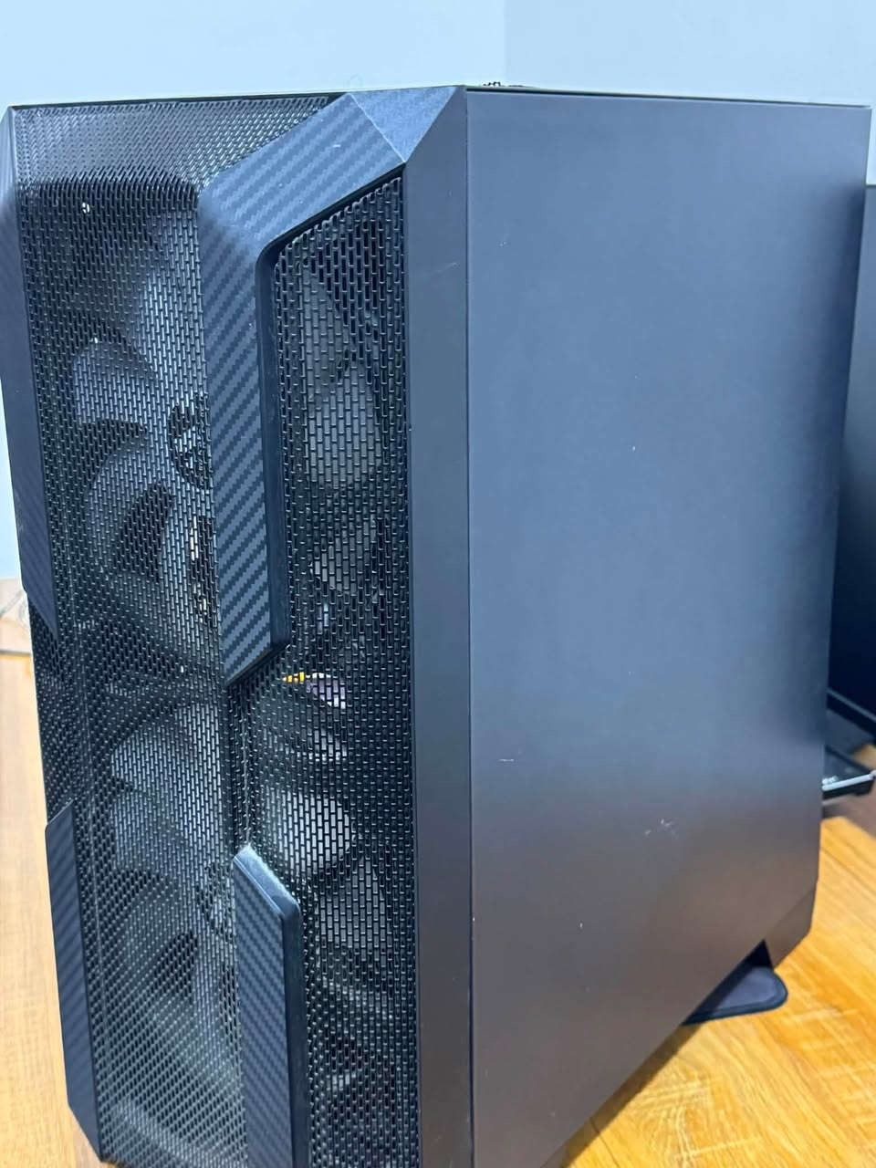 🔥 للبيع تجميعة ألعاب قوية ونظيفة 100٪ 🔥

🖥️ المواصفات:

✅ المعالج: Ryzen 5 3600
✅ التبريد: Water Cooler
✅ كرت الشاشة: RX 580 8GB
✅ الرام: 16GB (2×8) AData 3200MHz
✅ المذربورد: ROG Strix Gaming
✅ التخزين:
• SSD 128GB
• HDD 500GB
✅ الباور سبلاي: Thermaltake Smart RGB 650W
✅ كيس Gaming حجم كبير ونظيف
✅ كيبورد Redragon
✅ ماوس Logitech

🎮 التجميعة مناسبة للألعاب، الدراسة، التصميم والاستخدام اليومي، وتقدم أداء ممتاز مع أغلب الألعاب.

💯 الحالة: نظيفة وكاملة وجاهزة للاستخدام.

💰 السعر: 515,000 دينار عراقي شامل التوصيل.

📩 للاستفسار أو الحجز مراسلة صفحة الحسين بي سي.


**إذا كنت صاحب هذا الإعلان وتريد حذفه لأي سبب، رجاءا أرسل رسالة إلى الدعم الفني**