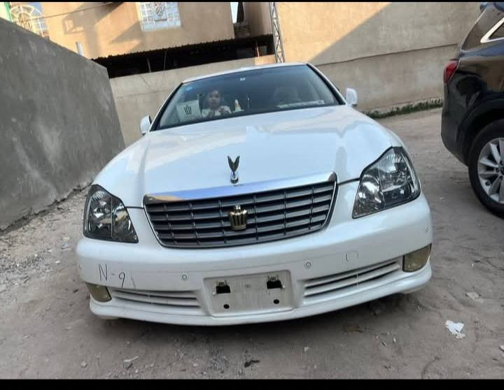 الهم صلي على محمد وآل محمد 🧿
سلام عليكم شاهينه كراون موديل 2007🧧
ابيضّ صدفي مزاد اصولي ✅
بصره إنكليزي B
داخله بشهر 5
فتحه ✅
كفاله عامه ما عده أربع صابيع بارد بلدواسه بليابان مال رصيف وشبر صبغ بلچاملغ  خلفي بدون ضربه اثر جراد فقط 
سبير مانازل 🛞
دكمتين
تبريد قطعتين
كرستال اصل 
شاصي 82 المرغوب ✅ 
ماشيه 102 چانت 97 حقيقي ✅
كشنات كهربائيه اربعه 
كير ومكينه شحم ♻️
مثبت سرعه 
مشط اكرز يسره بلاد بلچيس قبل 5ايام من شديته 
6بصمات 🔰
بصمه رصاصي 🎴
منضومه تبريد كامله ثلج❄️
منضومه زنون 
اشاير لد اكرز ⚜️

مضخم 🔊
كراسي مخمل بيجي 
ويل رصاصي چيس 
جام اربعه OTOA شرط ويه البصمه يصعدن وينزلن
كامره خلفيه 💮
لايتات ويه سكان متحرك 
حساسات امامي خلفي 
هيتر جامات امامي وخلفي 🪞
تخم تاير جديد 
باتري بلكارتون 📦
دواسات عسلي 
دشبول أمارات فوك وجوه دشبول بلچيس 🈚️
سعر /150$وبيه مجال لطيبين 
عنوان /بصره أبي الخصيب 
رقم/***********
