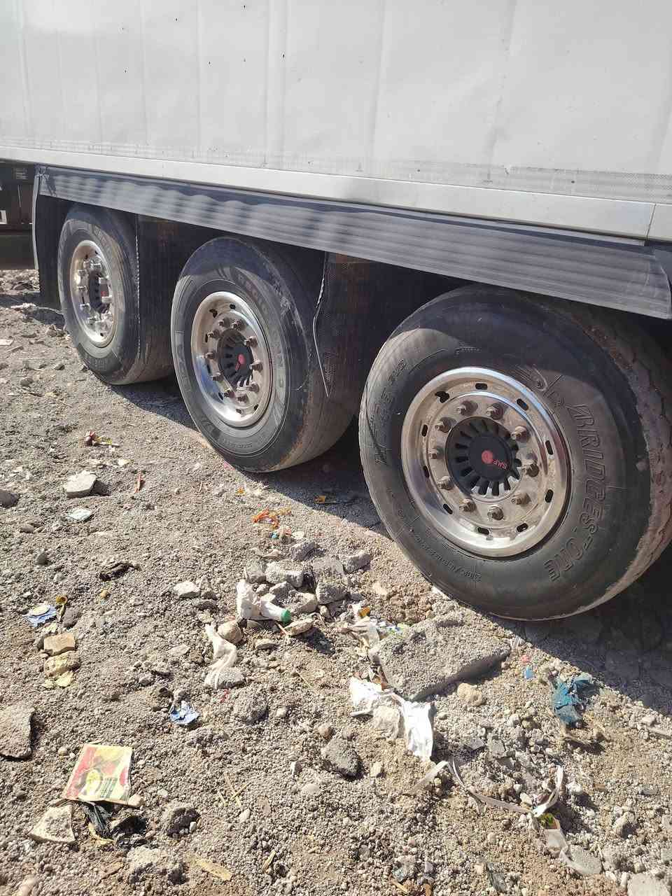 السلام عليكم براد لل بيع موديل 2010 جديد احلا من صوره جديد مامربوط منفيسه ضايع 
سمك 5 ارتفاع 60 جهاز سمكس شاشه متين غازه 404
مجموعه ساف عل خارج السعر 180$ مكاني بغداد ابو غريب ***********
