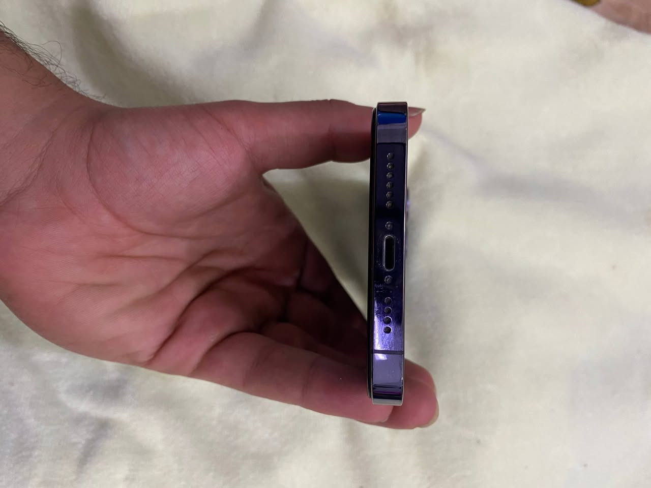 ايفون 14 ذاكره ٢٥٦ بطاريه ٩٣ جهاز ما مستخدم هواي مكفول كارتونه ضايعه  سعر ٨٠٠ قفله رقم ***********
