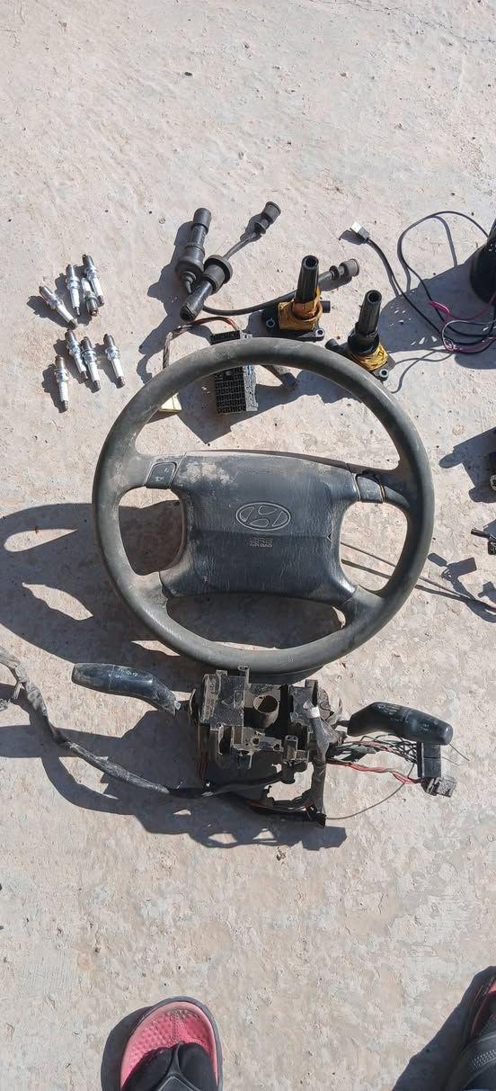 السلام عليكم  من رخصة الادمن عدي مجموعة غرام سوناتا منغولي موديل ٢٠٠٠او٢٠٠١ مجموعة مصابيح ومجموعة ستيشن مال سوناتا كراني وحساس مال تي بي اس وقفل مال صندوق ماطور مال زراكات ومجاول وايراتهم شغالين ومجموعة بلكات Njk وقفل مال سنتر لوك اصلي رئيسي ٤ خطوط والواجبات كامل لايت أمامي  وشمسية قيم بالعربي رب العالمين وتعال للتواصل الخاص مفتوح او الاتصال على الرقم *********** مكاني التاجي
