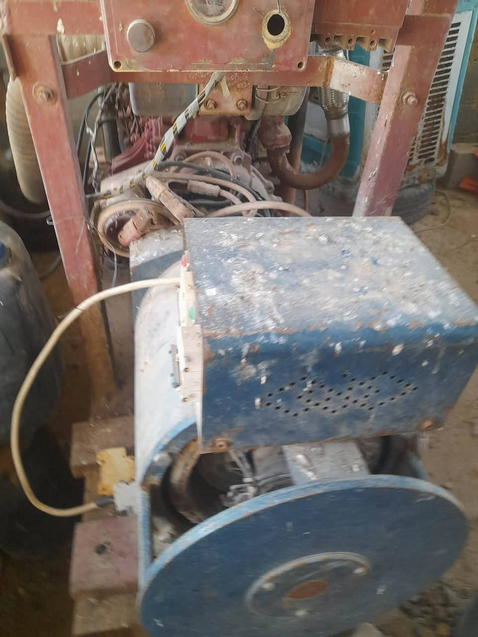 السلام عليكم مكلف ب نشر مولده للبيع كيا ٢٥٠ كي في هذه رقم صاحبه***********
