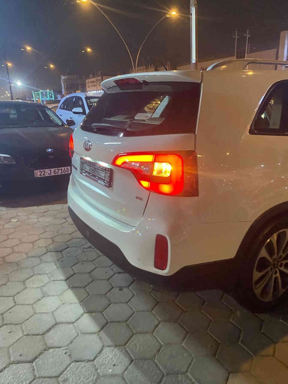 السلام عليكم 
اخواني 
سورنتو (2013) شكل ال 15
اخواني خلجيه محرك دوش 6 سلندر
السياره دولي هاي تجي اعلى الموصفات
محرك (6) سلندر 
الرقم بغداد 
محرك وكير شركه تخم تاير صدر جديده 
الموصفات بنرامه
انارت ترحيب عنده الاقتراب 
دخول ذكي بصمه 
تشغيل بصمه 
المري شفط عنده التقفيل
لد داخلي أربع أبواب 
حذن ميموري
كراسي كهرباء
كراسي جلد 
استيرن كهرباء وهيتر 
العداد ليزري
تحكمات فول 
شاشه كأمره دواره
7 راكب 
تبريد 3 قطع 
الكراسي امامي حار بارد والخلفي حار فقط 
بردات وابواب بلاديه
ليت وكشاف زنون ولد بك ليت شمعه ولد
حساس امامي وخلفي 
بزاز ليت
  

     السعر (185)قفل 
عنواني الانبار الرمادي السياره مكفوله 
***********
‭.     0773 378 1061‬
