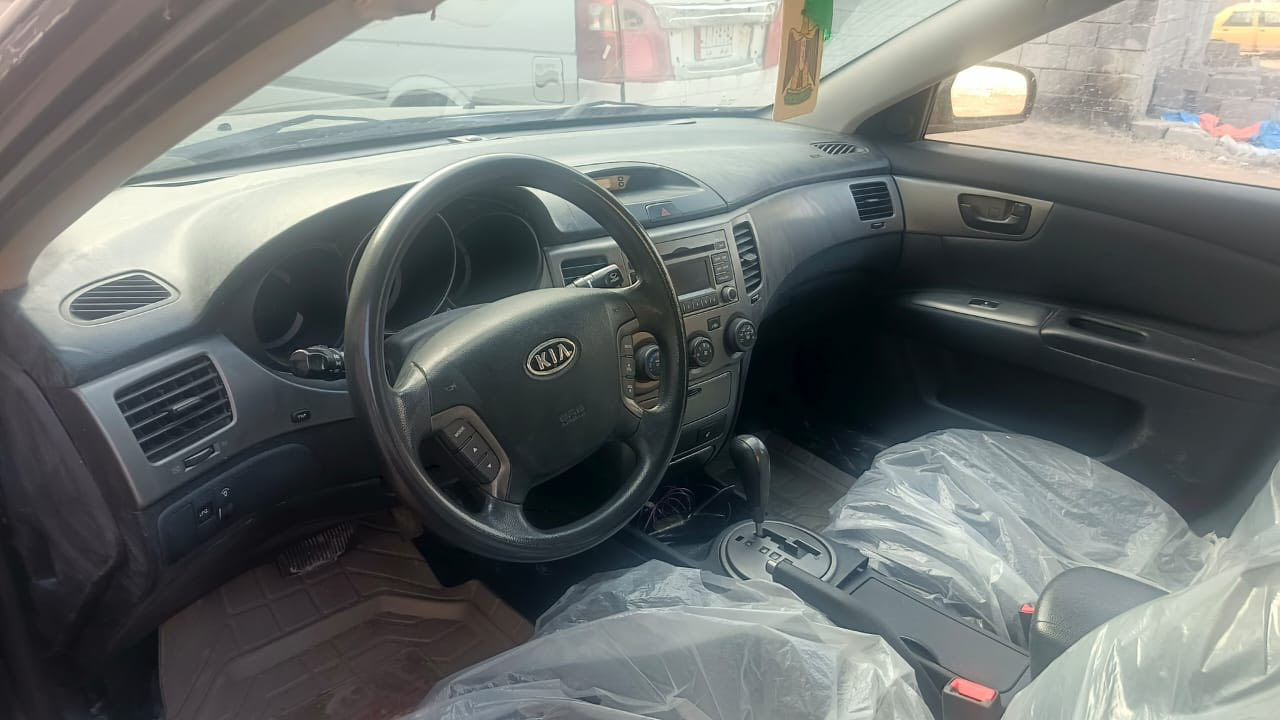 سلام عليكم اخوان سياره اوبتيمه سياره دخول جديد متوىم وكامله شغل ميه بل ميه سياره خط واحد اصل غاز كص جنطه شغل مضبوط مكينه كير حداده تبريد تخم تايرات حداديه بدي جديد دواخل جدد تدفئه سياره جاهزه عله اخر حبايه سعر (55)وبيها مجال  رقم الهاتف للتواصل شراي ينتصل وبل خدمه‭0773 730 8774
