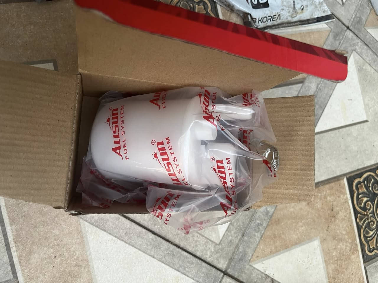 السلام عليكم. غراض نيسان سني كوري. 
دسكات جدد ب 20 
عبوة فيول بمب جديدة ب 60 
زوج روس رواط تايون ب 20 
فلتر بانزين ب 15 
فلتر شوتة ب 5  
زوج طبلات مستعمل ب 20
درايف شفت الطويل ب 20 
داينمو شغال بس يراد تبديل بولبرن ب 20
رقمي ***********  بغداد حي الجهاد
