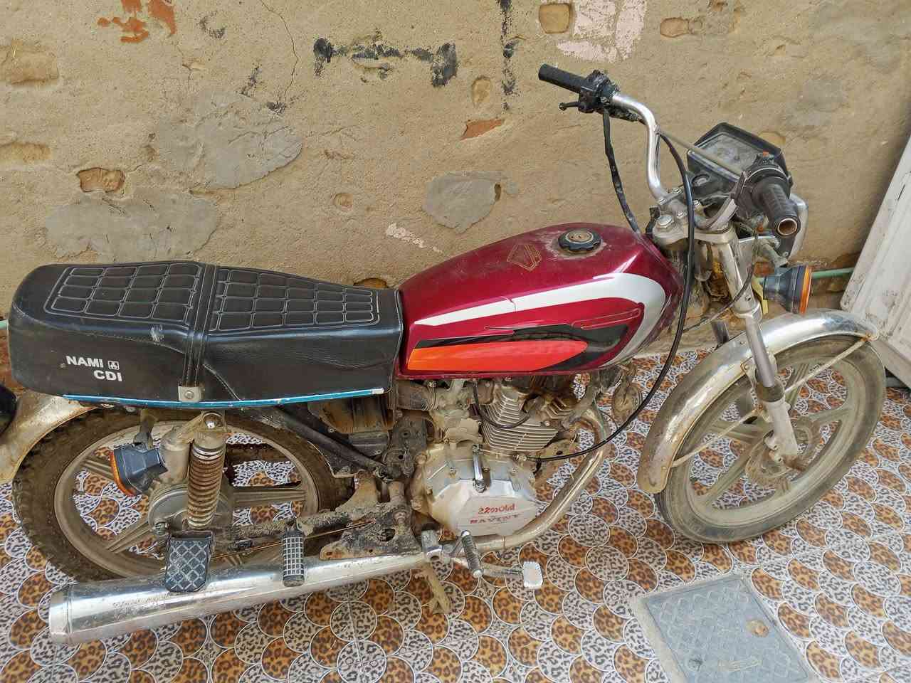 السلام عليكم دراجة خمسه كير سيفان عوزهه يده مال اكلج وجوزه اوراق سكنر السعر 350وبيهه مجال كلش بسيط مو تطبرني او مراوس حسب القناعه مكاني الديوانيه الاسكان ***********
