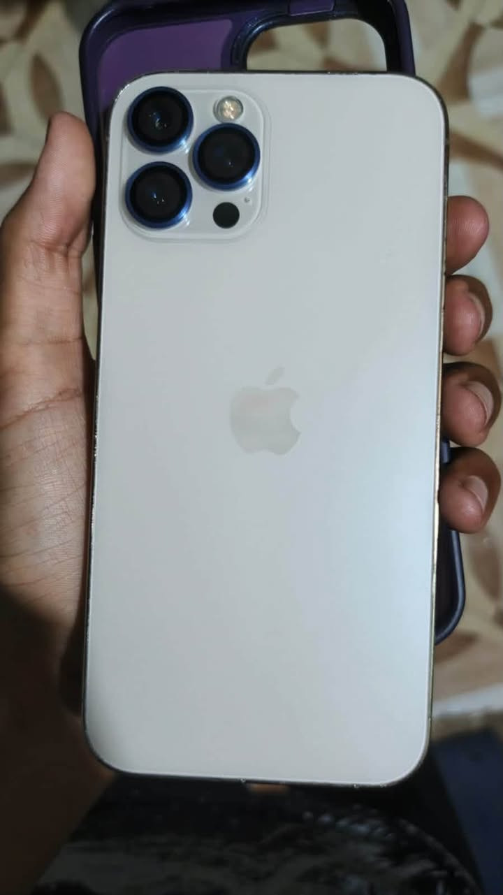 12 برو ماكس مبدل كامرات وشاشه وبطارية نوعية جيدة بطاريه 100 مراوس ببوكو x7 برو وانطي فرق او بوكو f7  وانطي فرق 
بيع 300  وبيه مجال قليل
***********

